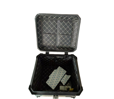 Кофр прямокутний TTG для мотоцикла алюмінієвий срібний, зі спинкою та двома замками, 57л