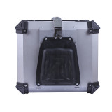 Кофр прямокутний TTG для мотоцикла алюмінієвий срібний, зі спинкою та двома замками, 57л