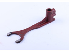 Вилка вспомогательная переключения передач КПП Xingtai 24B, Shifeng 244,Taishan 24