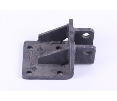 Кронштейн тяги обмежувальної правий (навісного мех-ма) Foton 240