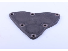 Кришка підшипника КПП ліва 2/3/4-ї передачі Xingtai 24B, Shifeng 244, Taishan 24