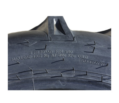 Покрышка с камерой 12.4*28 "елочка" 46,00 кг